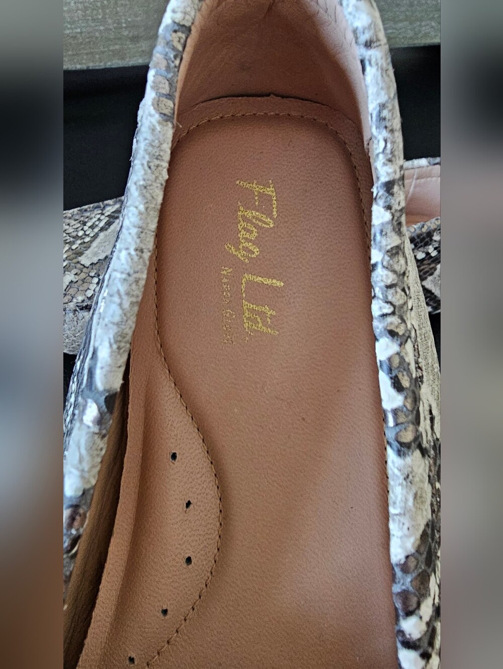 Flag LTD Women’s Leather Snakeskin-Print Penny Loafers Gray/Black Wht Sz 9 - Picture 5 of 8